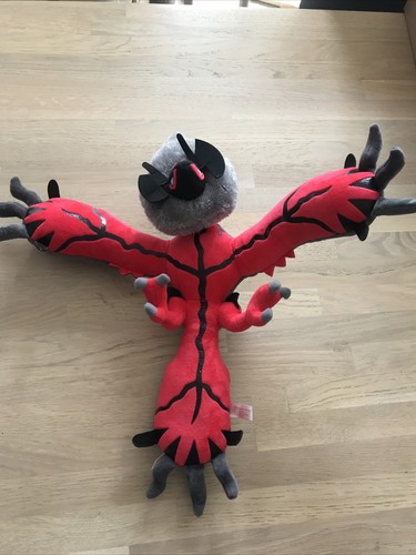 Peluche yveltal pokemon center - peluche,